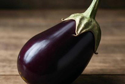 Thumbnail for Баклажан, поющий во фритюре: кисло-сладкий дуэт