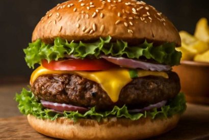 Thumbnail for Домашний бургер с сочной котлетой и мягкой булочкой